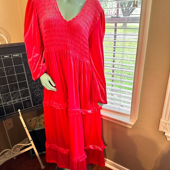 🎀 Hot Pink Maxi Dress 🎀 - Picture 2 of 7